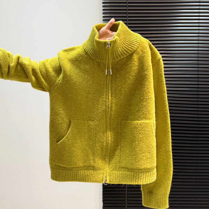 Kvinnens termisk cardigan med høy krage og to praktiske lommer.