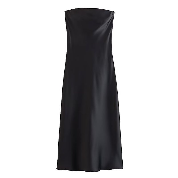 Dame lang kveldskjole i elegant satinslook med stroppeløst design Skjora