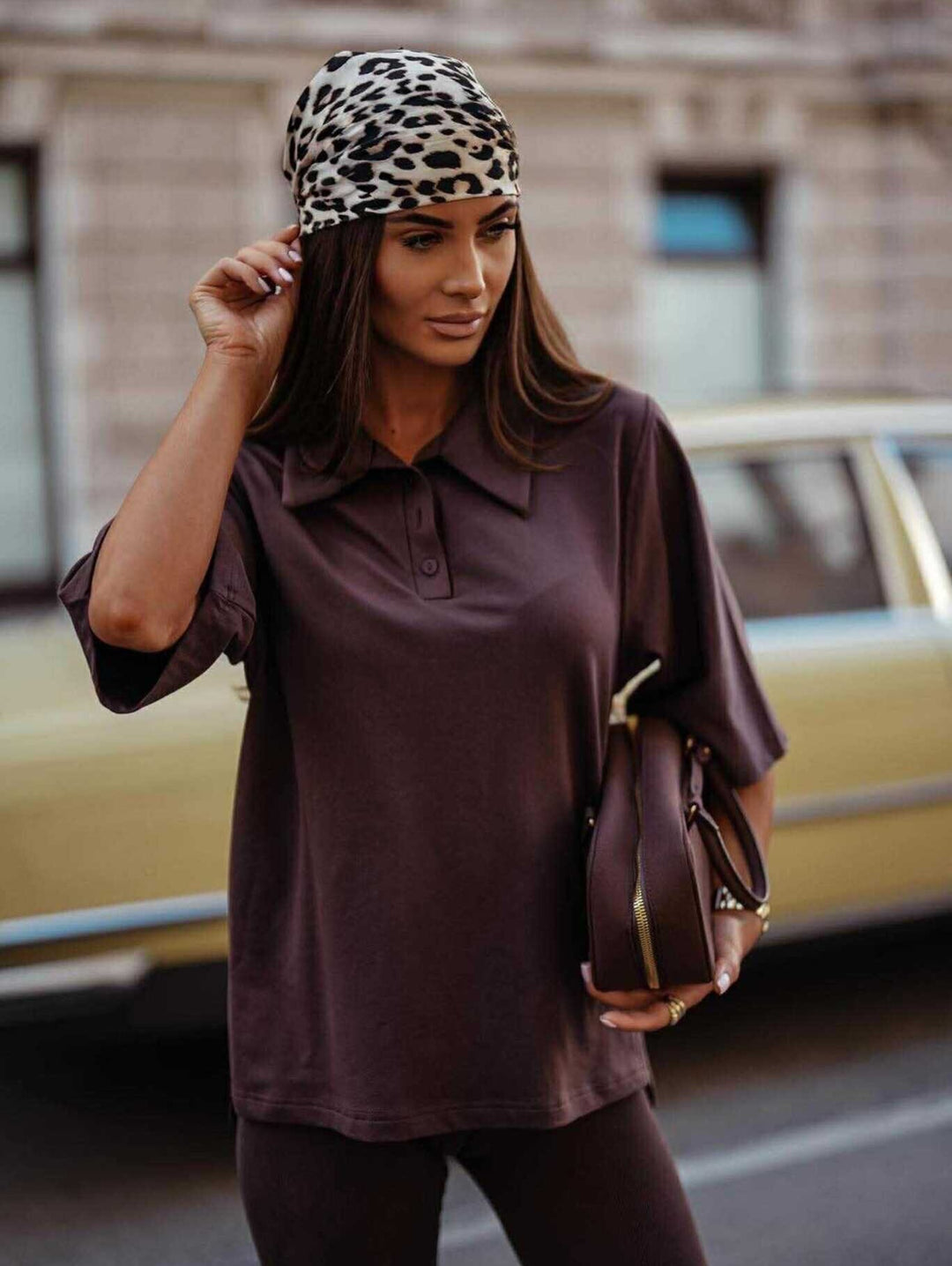 Kvinnens fashionable polo t-skjorte med avslappede boksermer Skjora