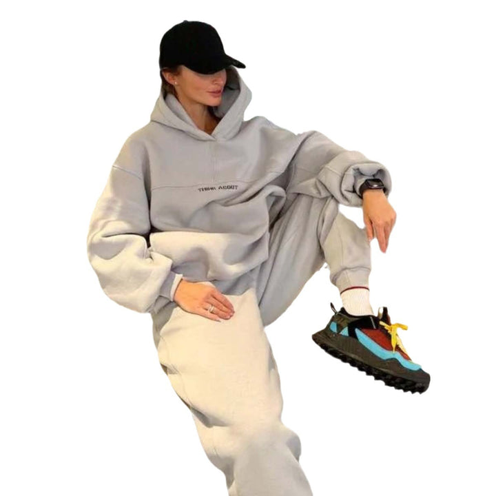 Dame oversized hettegenser med iøynefallende trykk på ryggen Skjora