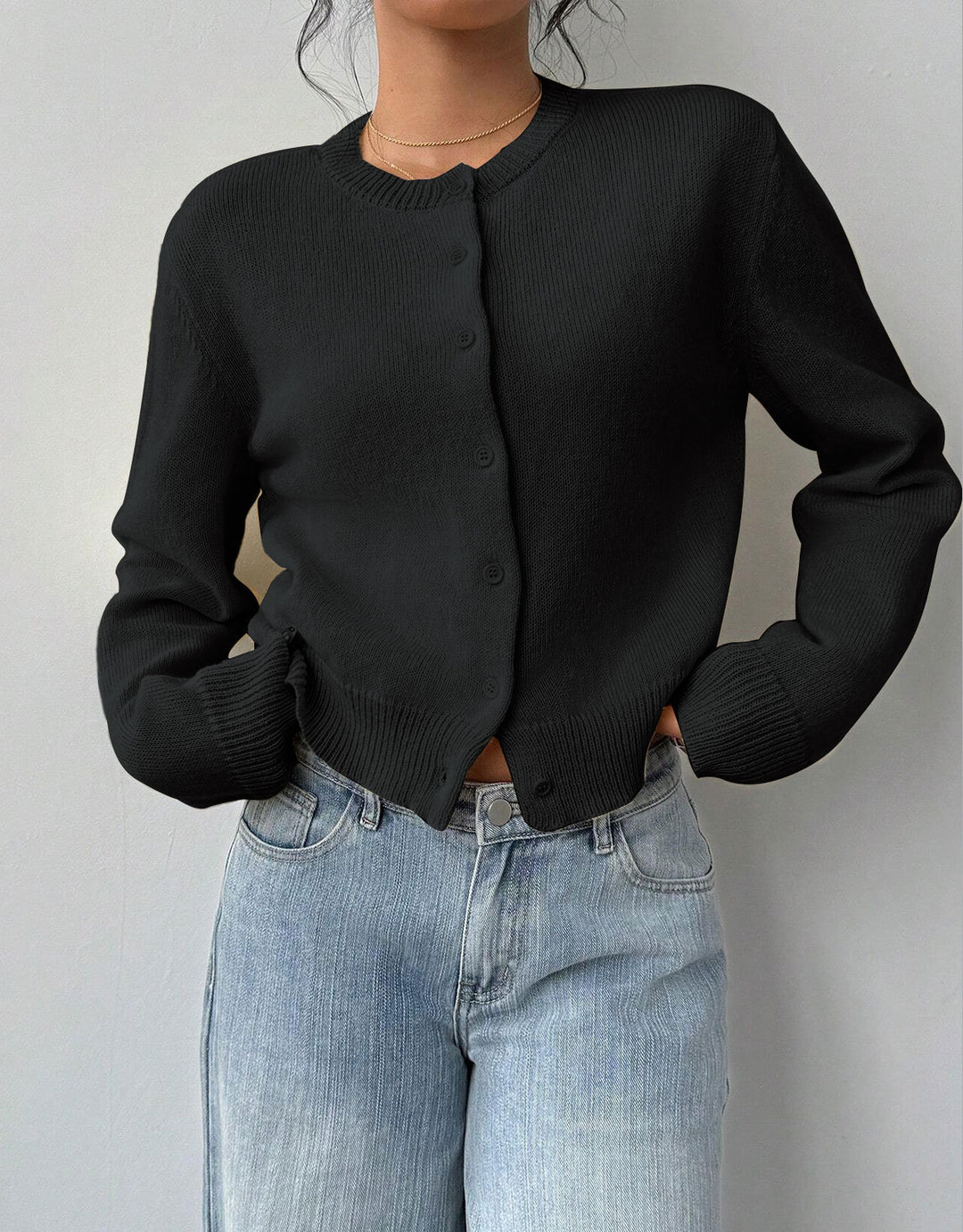 Kvinne cardigan med fin ribbet tekstur og knappedesign Skjora