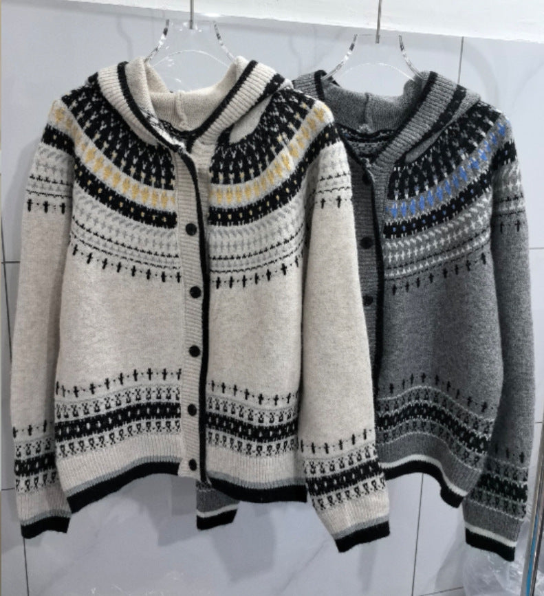 Damer fashionable cardigan med hette og tradisjonelt norsk mønster Skjora