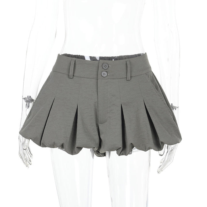Dame modische Ballonshorts mit flatterndem Schnitt und dekorativen Knöpfen Skjora