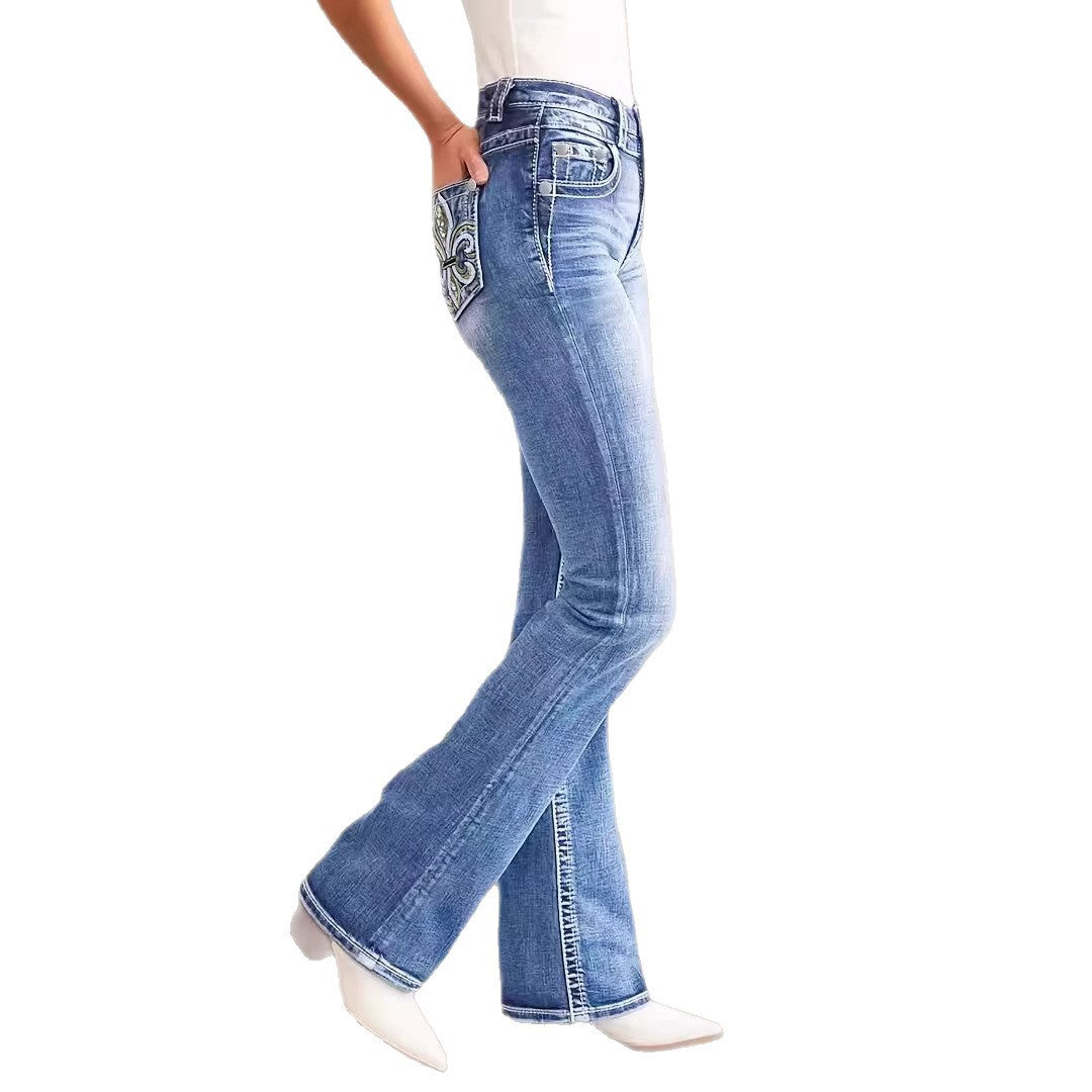 Kvinne Flared Jeans i Vintage Stil med Høy-Grad Detalj og Raffinert Broderi Skjora