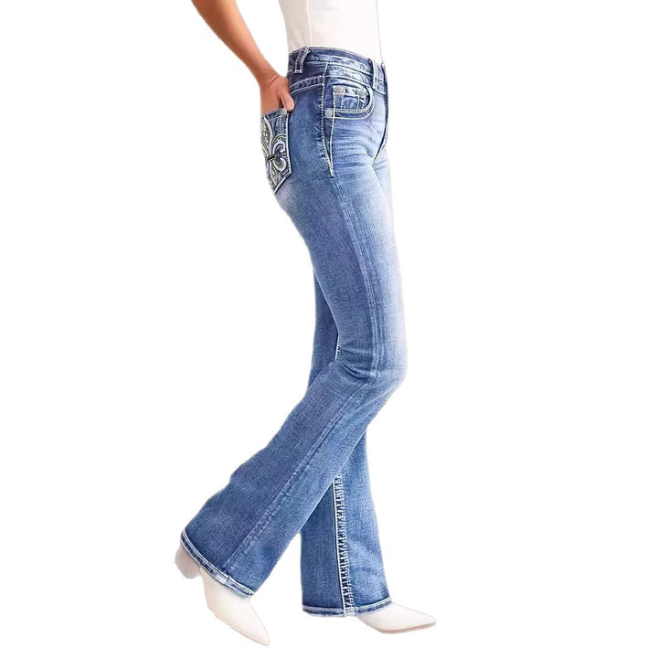 Kvinne Flared Jeans i Vintage Stil med Høy-Grad Detalj og Raffinert Broderi Skjora