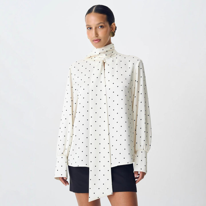 Damer elegant bluse med blonderdetaljer og sløyfe krage Skjora