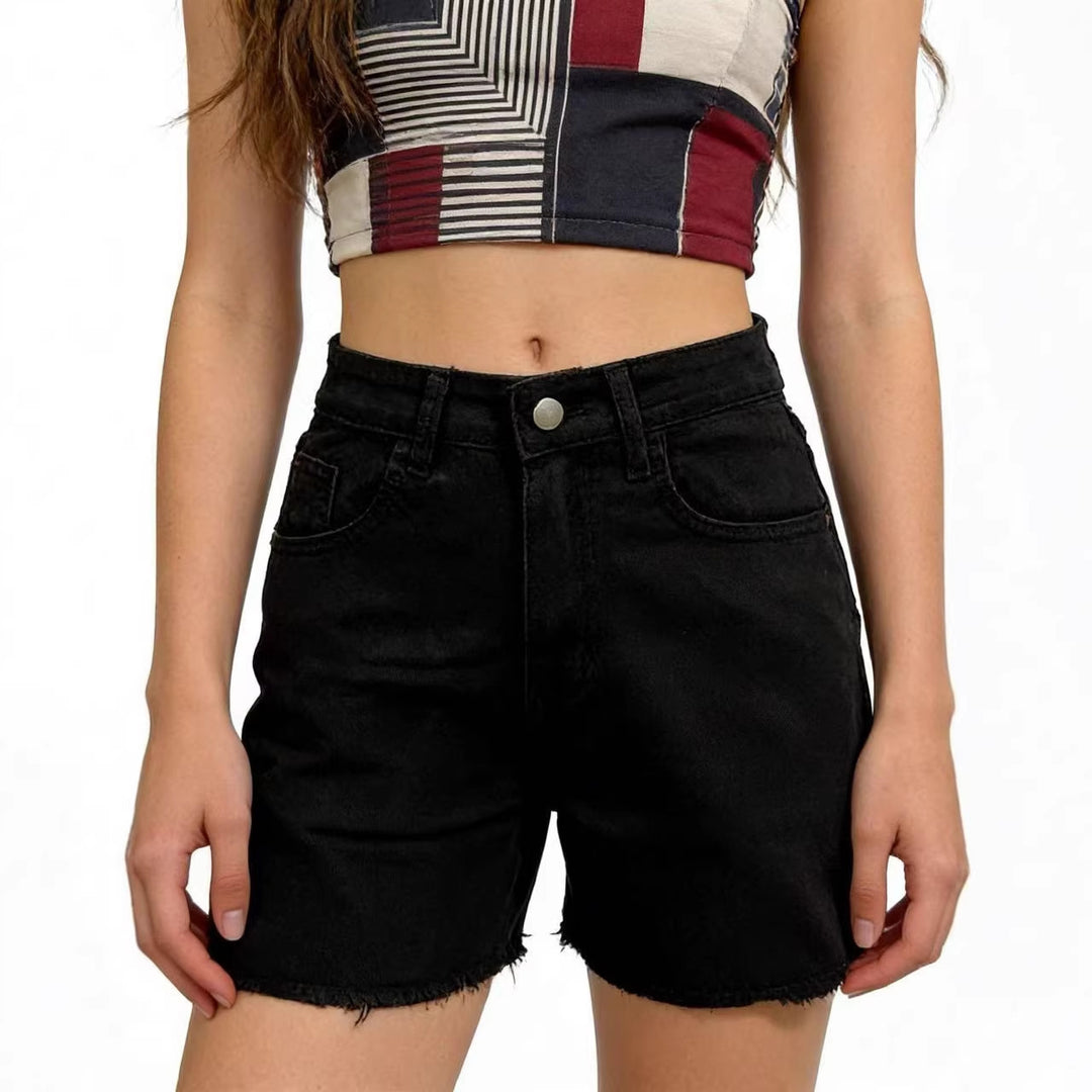 Dame modiske denim-shorts i avslappet snitt med frynsete kant Skjora