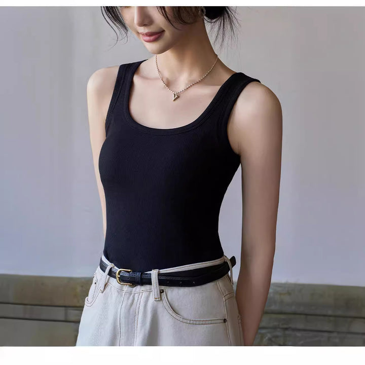 Dame avslappet cropped T-skjorte laget av fin ribbestrikk Skjora