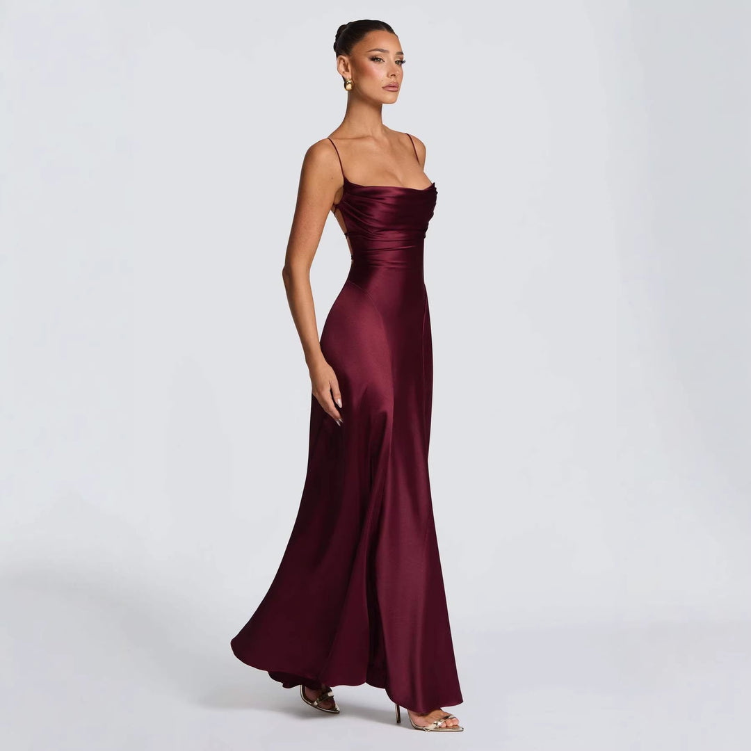 Dame Elegant Maxi Kjole med Sofisticated Spaghetti Stropper og Flytende Satin Skjora