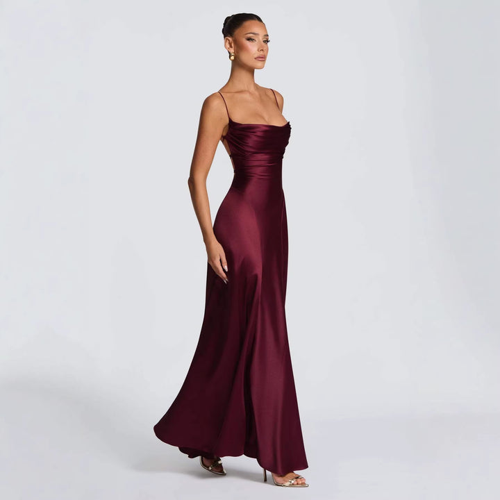 Dame Elegant Maxi Kjole med Sofisticated Spaghetti Stropper og Flytende Satin Skjora