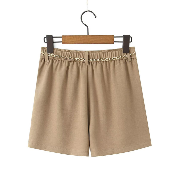 Dame Chice Shorts med elegant kjede og høyt snitt i livet Skjora