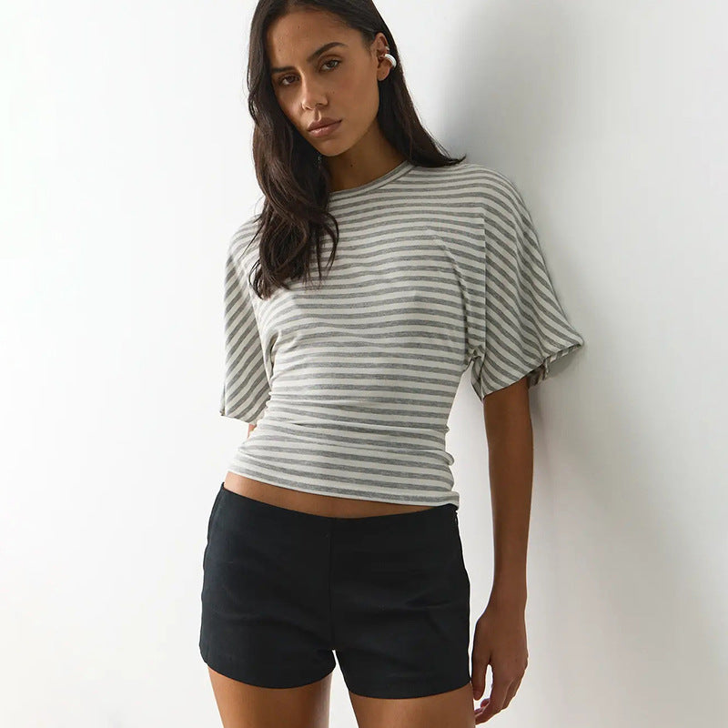 Damer moderne kortermet topp med avslappet stripemønster og elegant snitt Skjora