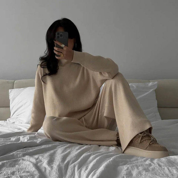 Kvinnelig elegant og koselig strikket loungewear sett Skjora