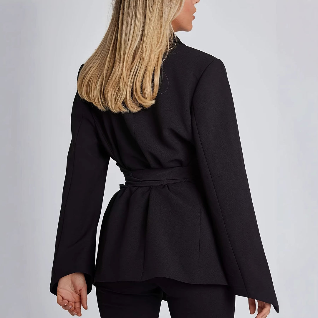 Dame elegant blazer med innsvingt snitt og praktisk belte Skjora