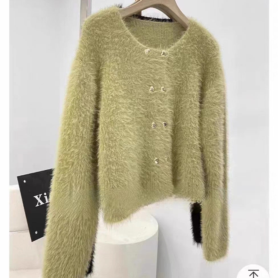 Kvinnes Fluffy Cardigan med Hjerteknapper Skjora