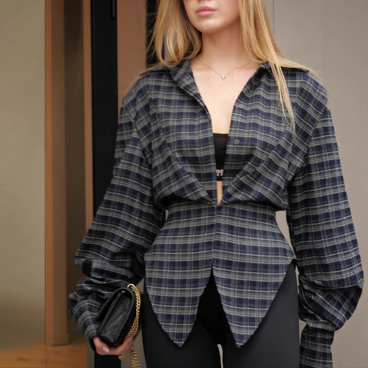 Kvinne Oversized Skjorte Bluse med Asymmetrisk Kant og Oversized Ermer Skjora