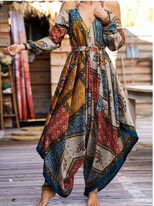 Dame Langt omslagkjole med lekent mønster og off-shoulder design Skjora