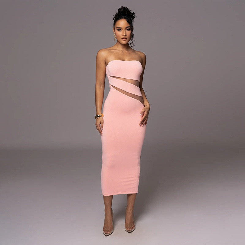 Dame Off-Shoulder Maxikjole med raffinerte cut-out-detaljer og figurformet snitt Skjora