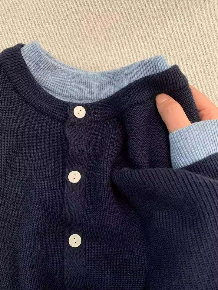 Kvinnecardigan med klassiske knappedetaljer og komfortabel hals Skjora