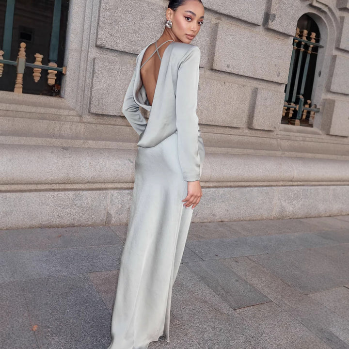 Damer Elegant Langermet Kjole med Glitrende Satin Yttermateriale og Figurformet Silhuett Skjora
