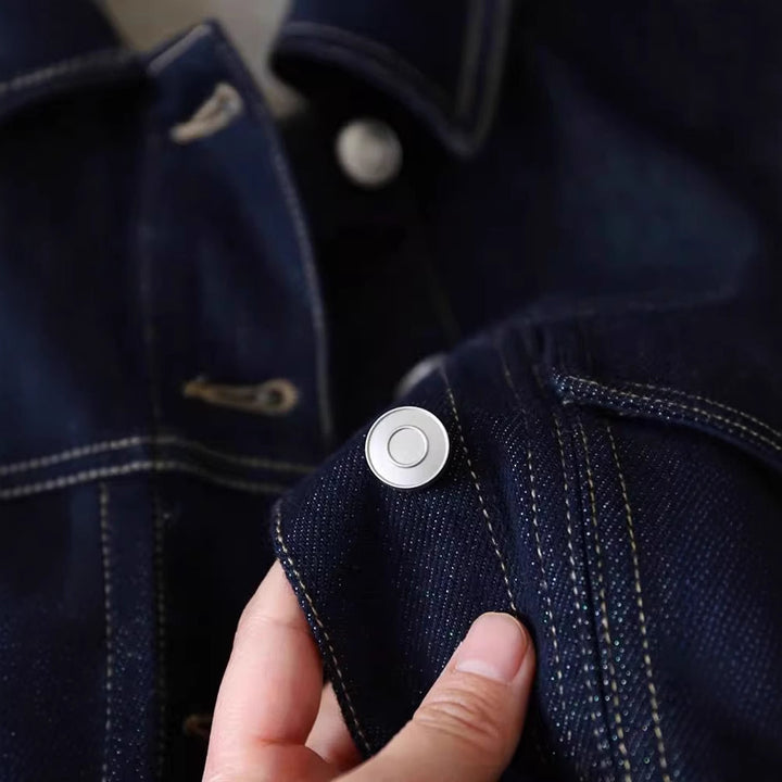Kvinnes stilige denimjakke med dekorative lommer og kontinuerlig knappelukking Skjora