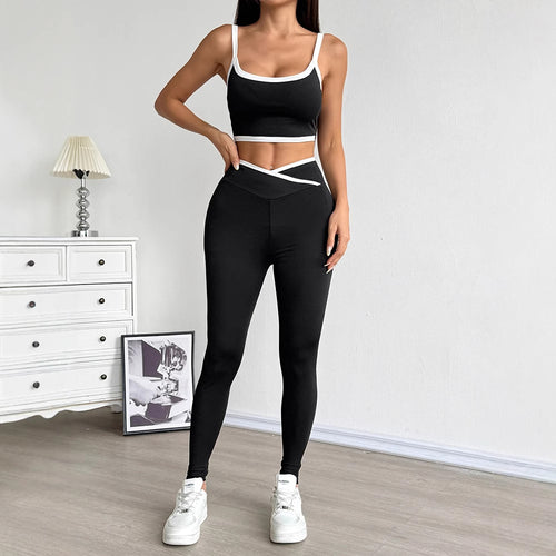 Damer Sporty Set med tettsittende topp og høyt skårede leggings Skjora
