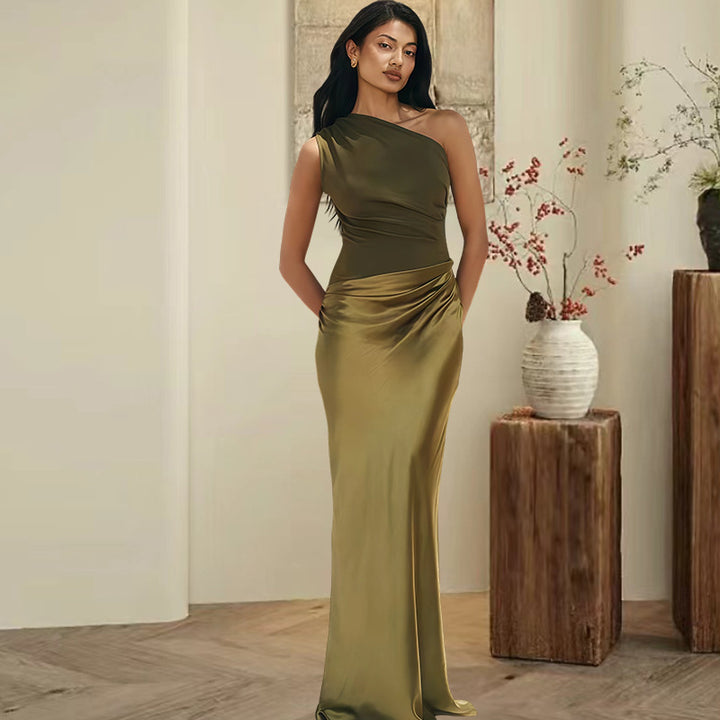 Damer Elegant Asymmetrisk Kveldsdrakt med Glitrende Sateng Skjora