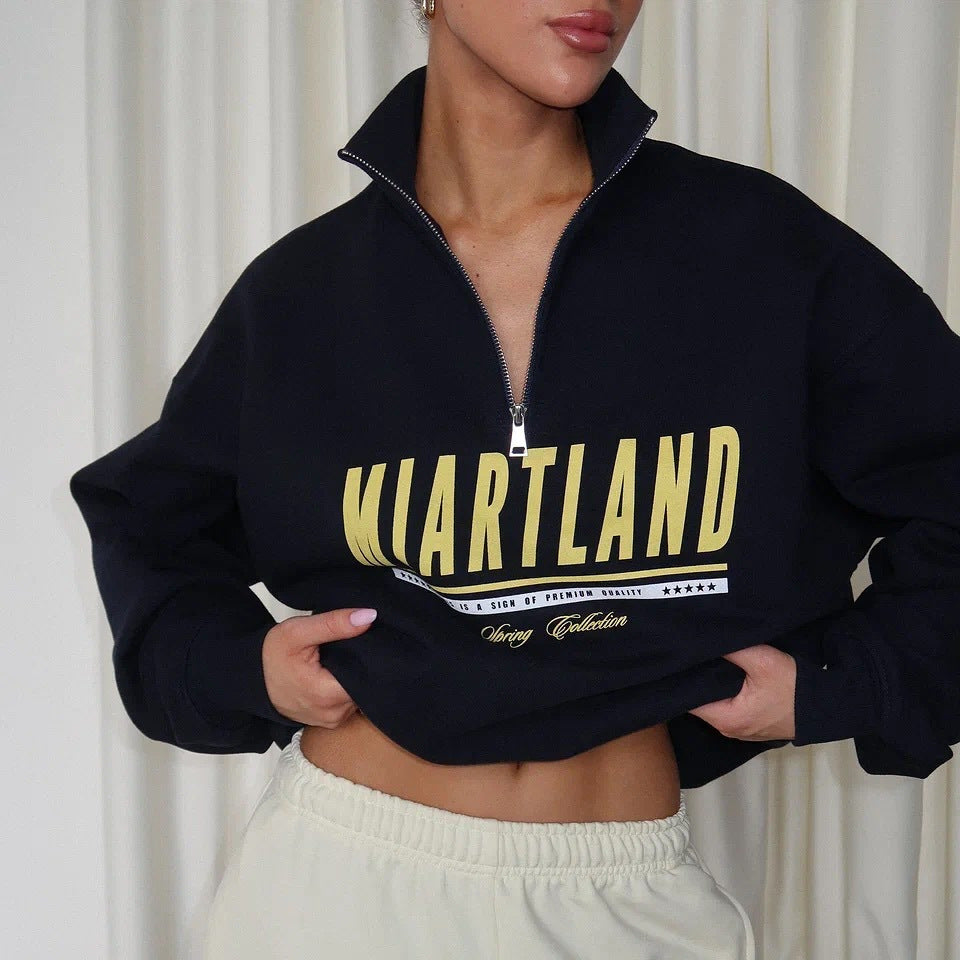 Kvinnelig sporty zip genser med oversized passform og kreativt trykk Skjora