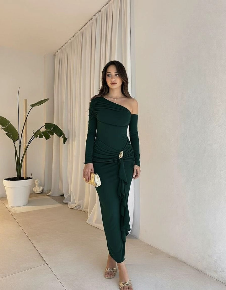 Dame elegant omslagskjole med asymmetrisk design og raffinerte draperinger Skjora