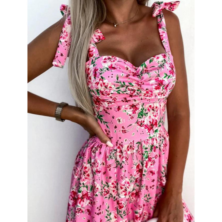 Dame sommerkjole med blomsterdesign og leken bundet stropper Skjora
