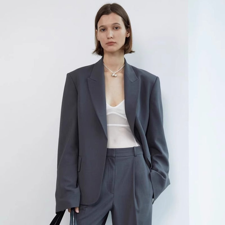 Women's elegant oversized blazer with subtle details Skjora