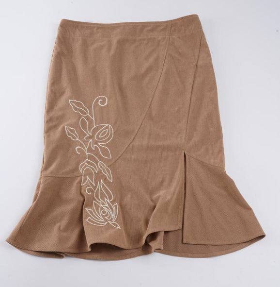 Damer elegant og leken omslagskjørt med blomsterdesign og bred kant Skjorta