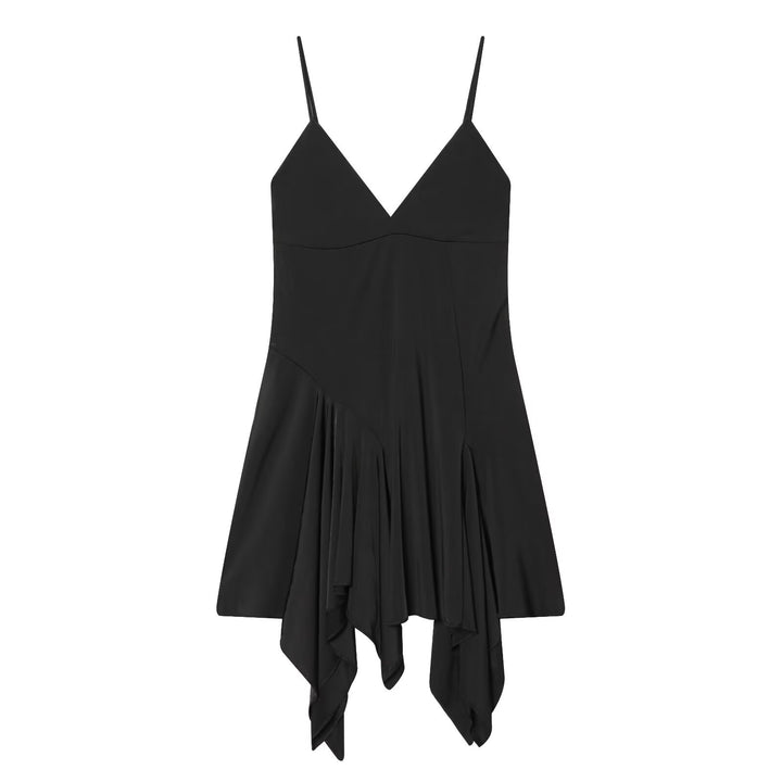 Dame flytende spaghetti-båndkjole med asymmetrisk kant og elegant rynkedesign Skjora
