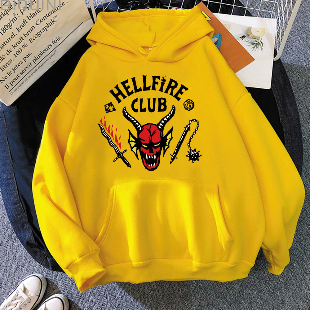 Dame hoodie med iøynefallende motiv og avslappet passform Skjora
