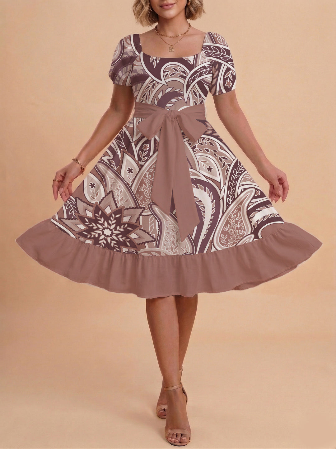 Damen modernes Blumenkleid mit elegantem Taillengürtel und asymmetrischem Saum Skjora