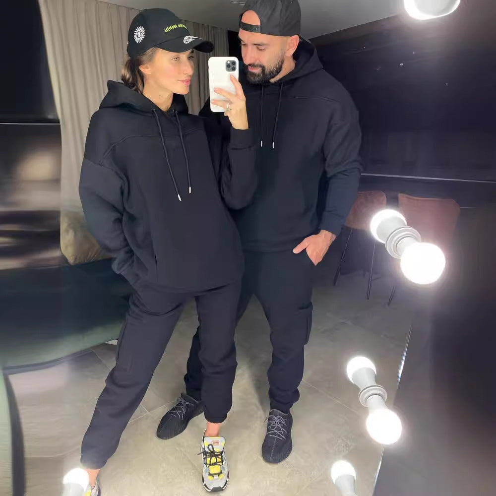 Women's relaxed hoodie and sweatpants set with practical pockets and drawstring