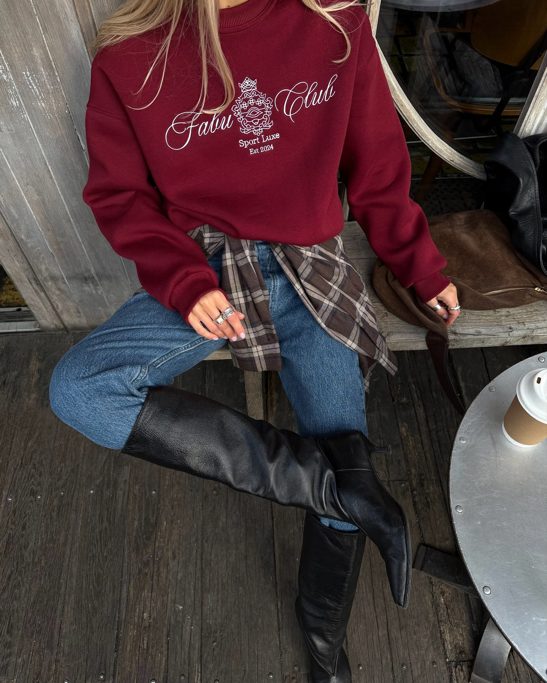 jenter sweatshirt i sporty luksusdesign med stilleggende logo Skjora