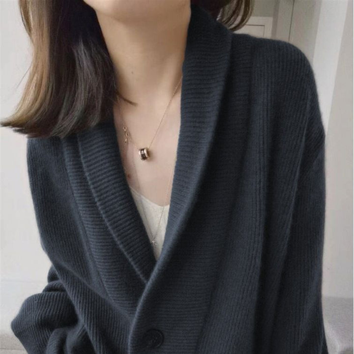 Kvinnes chunky strikket cardigan med en romslig passform og klassiske slag Skjora