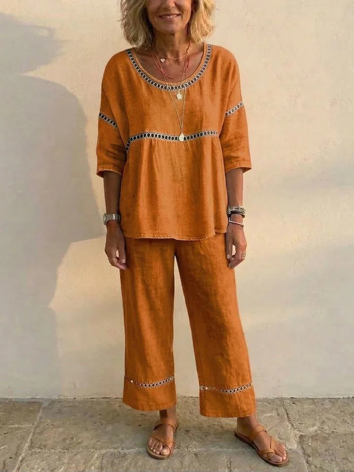 Kvinnes komplett loungewear-set laget av lin med luftig passform og blonderdetaljer Skjora