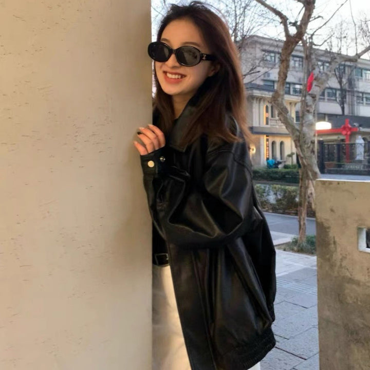 Dame skinnjakke i oversized stil med fashionable detaljer Skjora