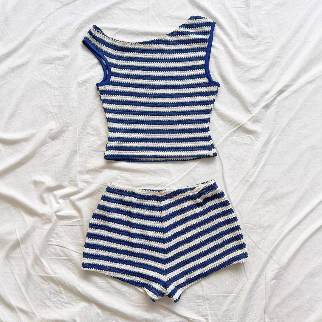 Dame Strand-Outfit med stripete Crop-Top og shorts Skjora