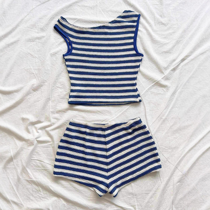 Dame Strand-Outfit med stripete Crop-Top og shorts Skjora