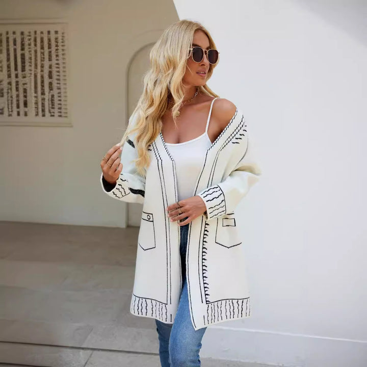 Kvinnelig cardigan med moteriktig mønster og elegant V-hals Skjora