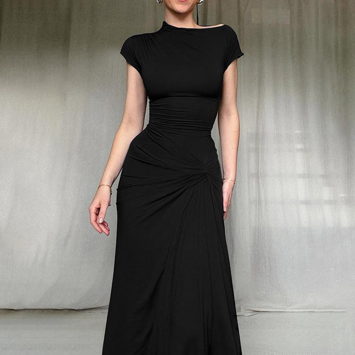 Damer Elegant Maxikjole med asymmetrisk snitt og dekorativ drapering Skjora
