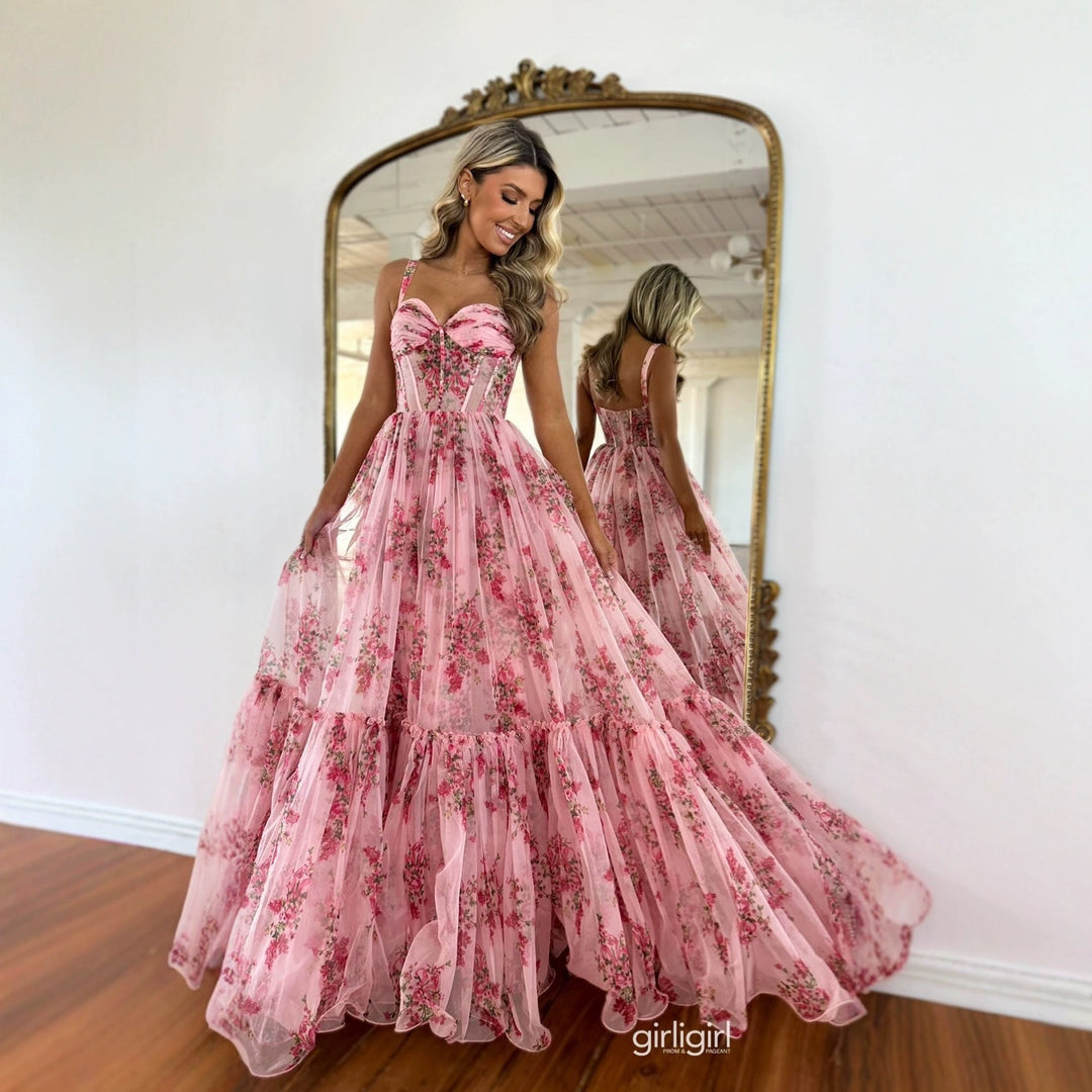 Dame elegant maxi kjole med blomster volanger detaljer og skreddersydd silhuett