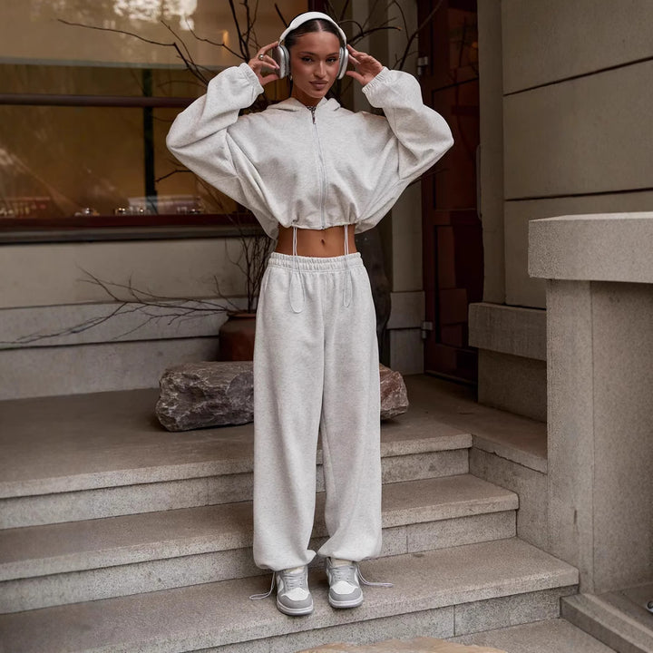 Kvinners komfortable og stilige avslappede loungewear joggedress med hette Skjora