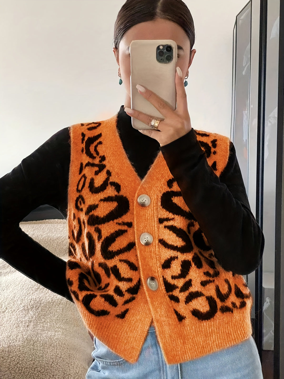 Damer strikket vest med elegant leopardmønster og høy kvalitet knapper Skjora