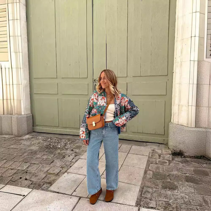 Damer quilted jakke med blomsterdesign og stilige kontrastdetaljer Skjora