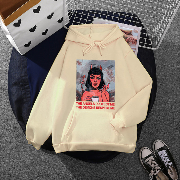 Kvinnehettegenser med kreativ grafisk trykk Skjora