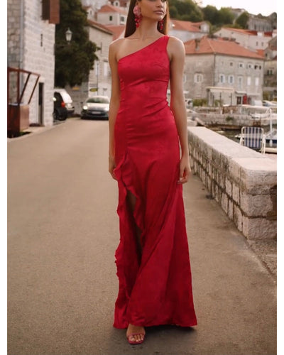 Kvinne Elegant Maxi Kjole med Asymmetrisk Snitt og Volang Detaljer Skjora